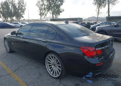 2015 BMW 750Li z USA, uszkodzony, nr VIN WBAYE8C55FD782112